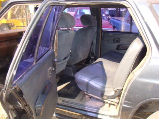 โตโยต้า ฮีโร่แวน 5 ประตู เครื่อง2400cc ภายในดี ขับขี่ดีรถใช้งานอยู่จังหวัดน่าน