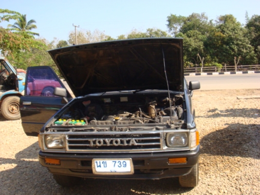 โตโยต้า ฮีโร่แวน 5 ประตู เครื่อง2400cc ภายในดี ขับขี่ดีรถใช้งานอยู่จังหวัดน่าน