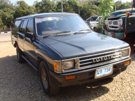 โตโยต้า ฮีโร่แวน 5 ประตู เครื่อง2400cc ภายในดี ขับขี่ดีรถใช้งานอยู่จังหวัดน่าน