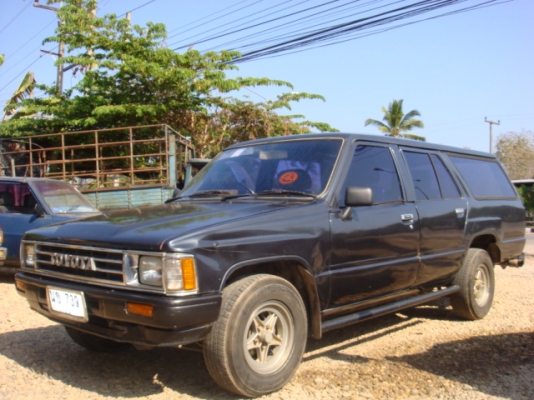 โตโยต้า ฮีโร่แวน 5 ประตู เครื่อง2400cc ภายในดี ขับขี่ดีรถใช้งานอยู่จังหวัดน่าน