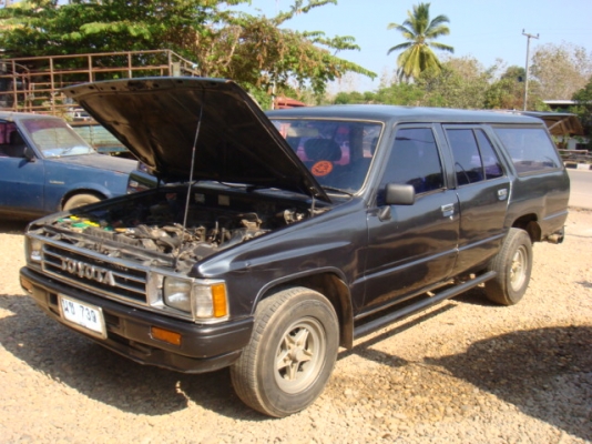 โตโยต้า ฮีโร่แวน 5 ประตู เครื่อง2400cc ภายในดี ขับขี่ดีรถใช้งานอยู่จังหวัดน่าน