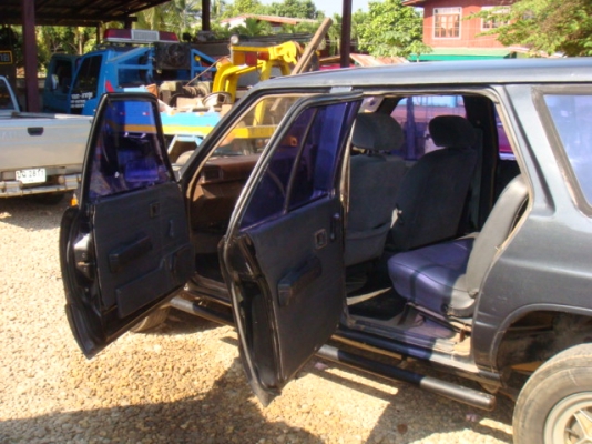 โตโยต้า ฮีโร่แวน 5 ประตู เครื่อง2400cc ภายในดี ขับขี่ดีรถใช้งานอยู่จังหวัดน่าน