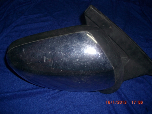 กระจกมองข้างด้านคนขับ มิตซู ไทรทัน ข้างขวาเก่าเก็บ