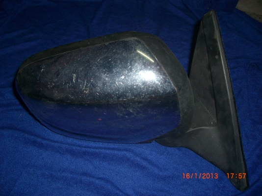 กระจกมองข้างด้านคนขับ มิตซู ไทรทัน ข้างขวาเก่าเก็บ กระจกมองข้างด้านคนขับ มิตซู ไทรทัน ข้างขวาเก่าเก็บ