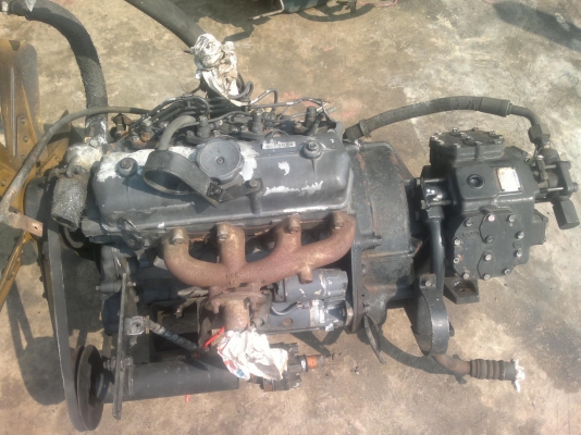 ขายเครื่อง 4 สูบเก่าญี่ปุ่นยี่ห้อ มิตซูบิชิ( K4c) พร้อมCompressor(คอมเพรสเซอร์) สภาพสวย