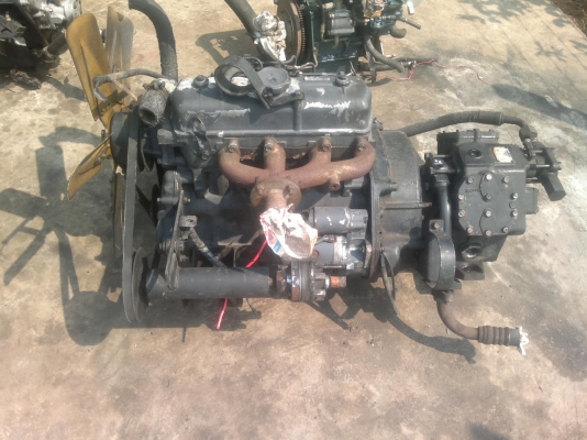 ขายเครื่อง 4 สูบเก่าญี่ปุ่นยี่ห้อ มิตซูบิชิ( K4c) พร้อมCompressor(คอมเพรสเซอร์) สภาพสวย