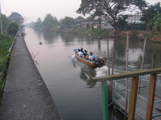 ขายทาวเฮ้าส์18ตารางวา2นอน2น้ำ(คุณเต้ยได้มาเป็นเพื่อนบ้านของผมเเล้วครับ)