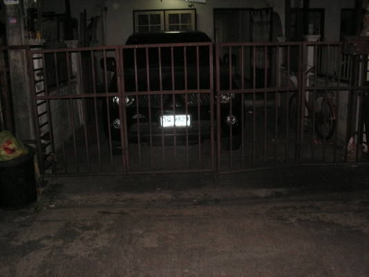 ขายทาวเฮ้าส์18ตารางวา2นอน2น้ำ(คุณเต้ยได้มาเป็นเพื่อนบ้านของผมเเล้วครับ)