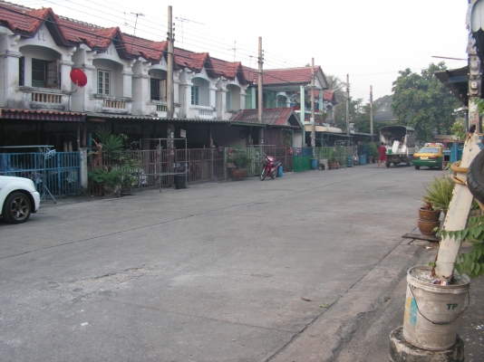 ขายทาวเฮ้าส์18ตารางวา2นอน2น้ำ(คุณเต้ยได้มาเป็นเพื่อนบ้านของผมเเล้วครับ)