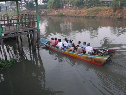 ขายทาวเฮ้าส์18ตารางวา2นอน2น้ำ(คุณเต้ยได้มาเป็นเพื่อนบ้านของผมเเล้วครับ)