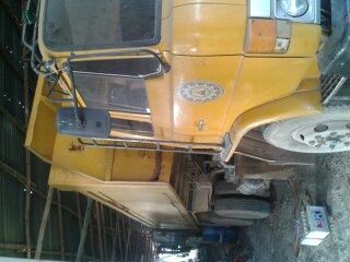 รถบรรทุก Hino เจ้่าอินทรี