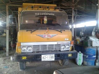 รถบรรทุก Hino เจ้่าอินทรี