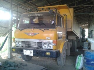รถบรรทุก Hino เจ้่าอินทรี