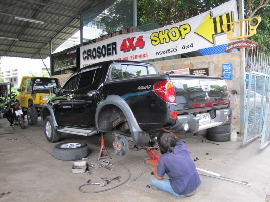 รับแก้ปัญหาช่วงล่าง รถกระบะ TriTron by Shock  Profender