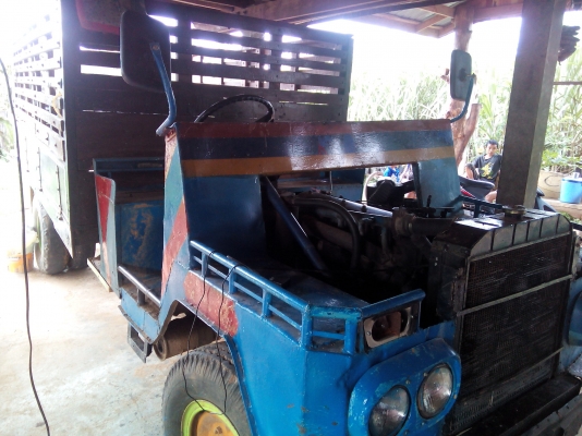 รถบรรทุกเพื่อการเกษตร 6ล้อ Hino EC100 6สูบ +ตู้นวดข้าว ไทยเส็ง 5.5ฟุต จัมโบ้