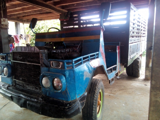 รถบรรทุกเพื่อการเกษตร 6ล้อ Hino EC100 6สูบ +ตู้นวดข้าว ไทยเส็ง 5.5ฟุต จัมโบ้