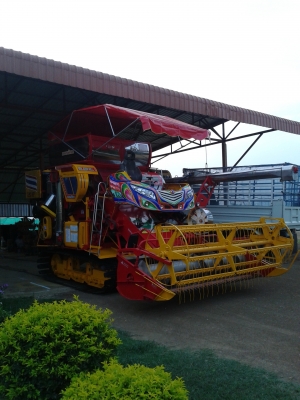 ขายรถเกี่ยวเกษตรพัฒนา รุ่นจ้าวช้างไวไฟ