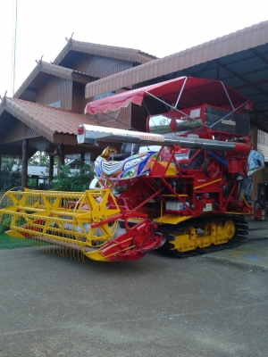 ขายรถเกี่ยวเกษตรพัฒนา รุ่นจ้าวช้างไวไฟ ขายรถเกี่ยวเกษตรพัฒนา รุ่นจ้าวช้างไวไฟ