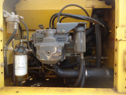 ขายด่วนรถแบคโฮKOMATSUPC200-8ทํางาน4500ชั้วโมง