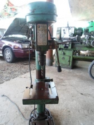 เครื่องเจาะไต้หวัน สภาพสวยเดิม ๆ ใช้ไฟบ้าน เครื่องเงียบ พร้อมใช้ 5,500