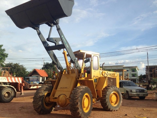 รถตัก VOLVO BM4300 ตัก 2 คิว มีทะเบียนครบ.