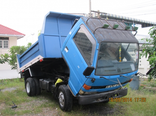รถห้าง-ISUZU-NKR.55.6ล้อ3.20ม.ดั้มเครื่อง4JB1สภาพสวยมากพร้อมใช้..ราคา320.000.บ