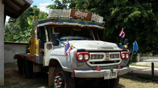 ขายหัวยาว10ล้อ2เพลา เครื่องEH700 168แรง สโลว์อินเตอร์ พ.เพาเวอร์ ขึ้นแบคโค200ได้ เครื่องดี คัชซีสวย สภาพพร้อมใช้ เอกสารพร้อมโอน สนใจโทร090-8588220คุณนะ ID:narong498 หรือ www.truck.in.th/498