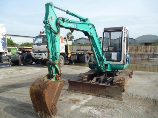 ขายรถขุดเล็กKOMATSU PC40-7 พร้อมผานดันสไลด์ได้  นำเข้าจากญี่ปุ่น