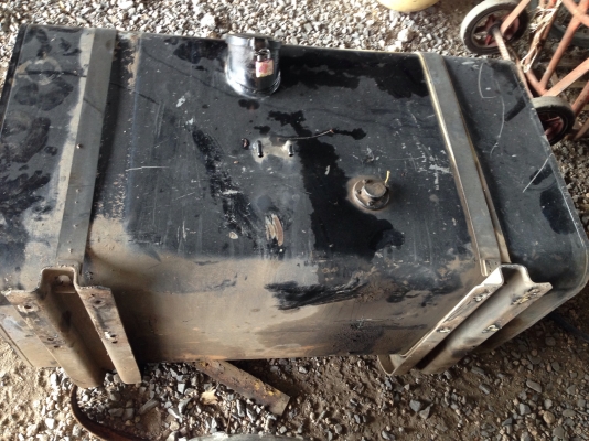 ถังน้ำมันฮีโน่โปเฟีย300ลิตรพร้องขา ถังน้ำมันฮีโน่โปเฟีย300ลิตรพร้องขา