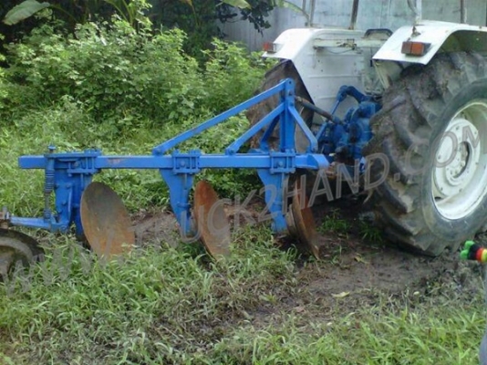 รถไถ ยี่ห้อ FORD รุ่น 6610  2 เพลา สภาพพร้อมใช้งาน