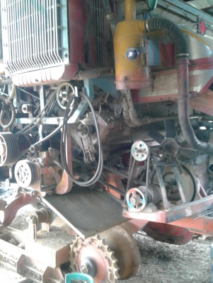 รถเกี่ยวข้าวศักดิ์พัฒนา