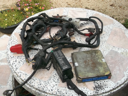 ขาย กล่องECU SR20 ไม่โบ 2500 พร้อส่ง ขาย กล่องECU SR20 ไม่โบ 2500 พร้อส่ง