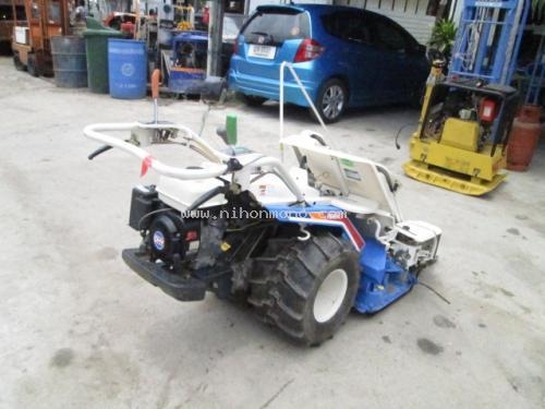 รถเกี่ยวข้าวเดินตาม !!!   ISEKI     RE50S   รหัสสินค้า : 14001918   หรือเพิ่มเติมไดที่ www.nihonmono.com