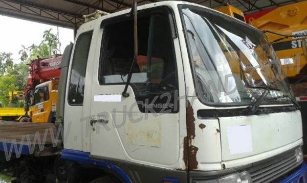 HINO 6 ล้อ FF  พื้นเรียบ  6 สูบ เครื่อง 195 แรงม้า สภาพพร้อมใช้