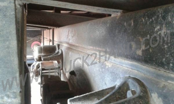 HINO 6 ล้อ FF  พื้นเรียบ  6 สูบ เครื่อง 195 แรงม้า สภาพพร้อมใช้