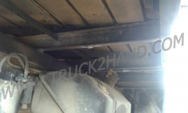 HINO 6 ล้อ FF  พื้นเรียบ  6 สูบ เครื่อง 195 แรงม้า สภาพพร้อมใช้