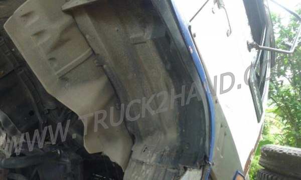 HINO 6 ล้อ FF  พื้นเรียบ  6 สูบ เครื่อง 195 แรงม้า สภาพพร้อมใช้