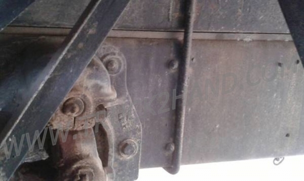 HINO 6 ล้อ FF  พื้นเรียบ  6 สูบ เครื่อง 195 แรงม้า สภาพพร้อมใช้