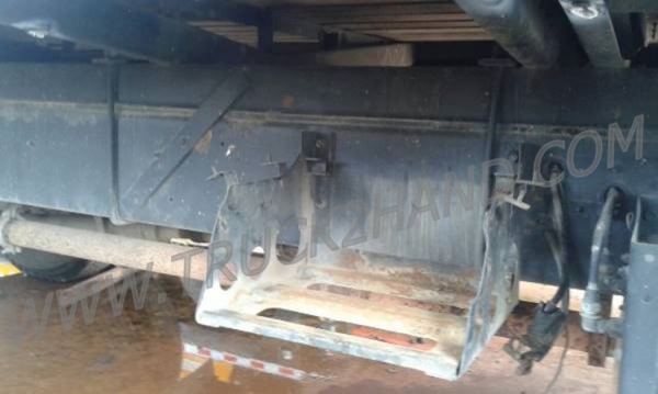 HINO 6 ล้อ FF  พื้นเรียบ  6 สูบ เครื่อง 195 แรงม้า สภาพพร้อมใช้