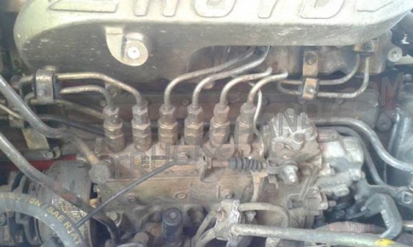 HINO 6 ล้อ FF  พื้นเรียบ  6 สูบ เครื่อง 195 แรงม้า สภาพพร้อมใช้