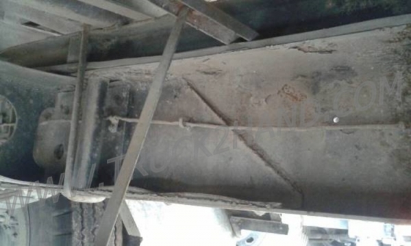 HINO 6 ล้อ FF  พื้นเรียบ  6 สูบ เครื่อง 195 แรงม้า สภาพพร้อมใช้