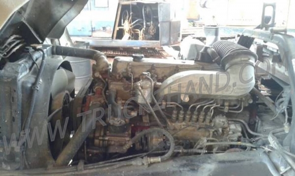 HINO 6 ล้อ FF  พื้นเรียบ  6 สูบ เครื่อง 195 แรงม้า สภาพพร้อมใช้