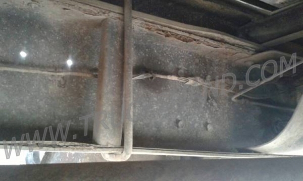 HINO 6 ล้อ FF  พื้นเรียบ  6 สูบ เครื่อง 195 แรงม้า สภาพพร้อมใช้