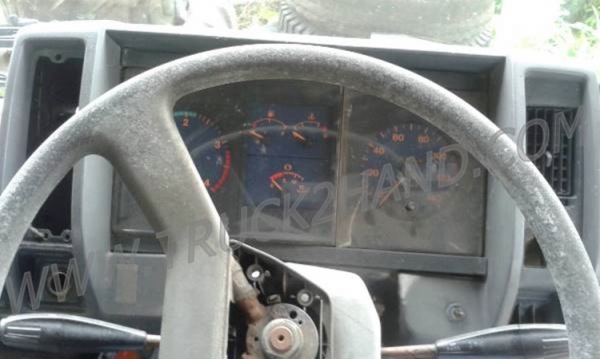 HINO 6 ล้อ FF  พื้นเรียบ  6 สูบ เครื่อง 195 แรงม้า สภาพพร้อมใช้