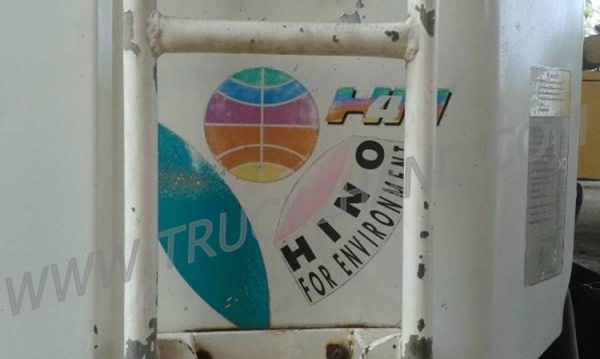 HINO 6 ล้อ FF  พื้นเรียบ  6 สูบ เครื่อง 195 แรงม้า สภาพพร้อมใช้