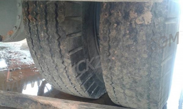 HINO 6 ล้อ FF  พื้นเรียบ  6 สูบ เครื่อง 195 แรงม้า สภาพพร้อมใช้