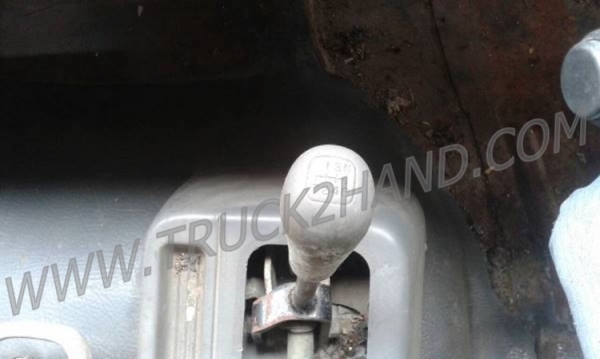 HINO 6 ล้อ FF  พื้นเรียบ  6 สูบ เครื่อง 195 แรงม้า สภาพพร้อมใช้