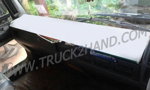 HINO 6 ล้อ FF  พื้นเรียบ  6 สูบ เครื่อง 195 แรงม้า สภาพพร้อมใช้