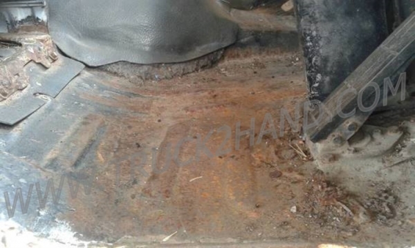 HINO 6 ล้อ FF  พื้นเรียบ  6 สูบ เครื่อง 195 แรงม้า สภาพพร้อมใช้