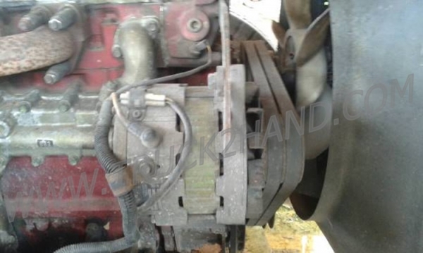 HINO 6 ล้อ FF  พื้นเรียบ  6 สูบ เครื่อง 195 แรงม้า สภาพพร้อมใช้